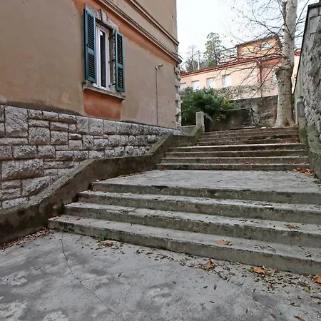 - 23155 Apartment *